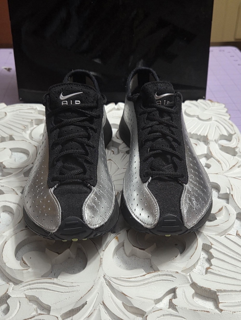 Nike Air SuperFly In Black/Metallic Silver, Size 8 - Picture 4 of 11